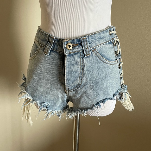 Vintage Havana Heather Grey Striped Shorts Size Large main image 0